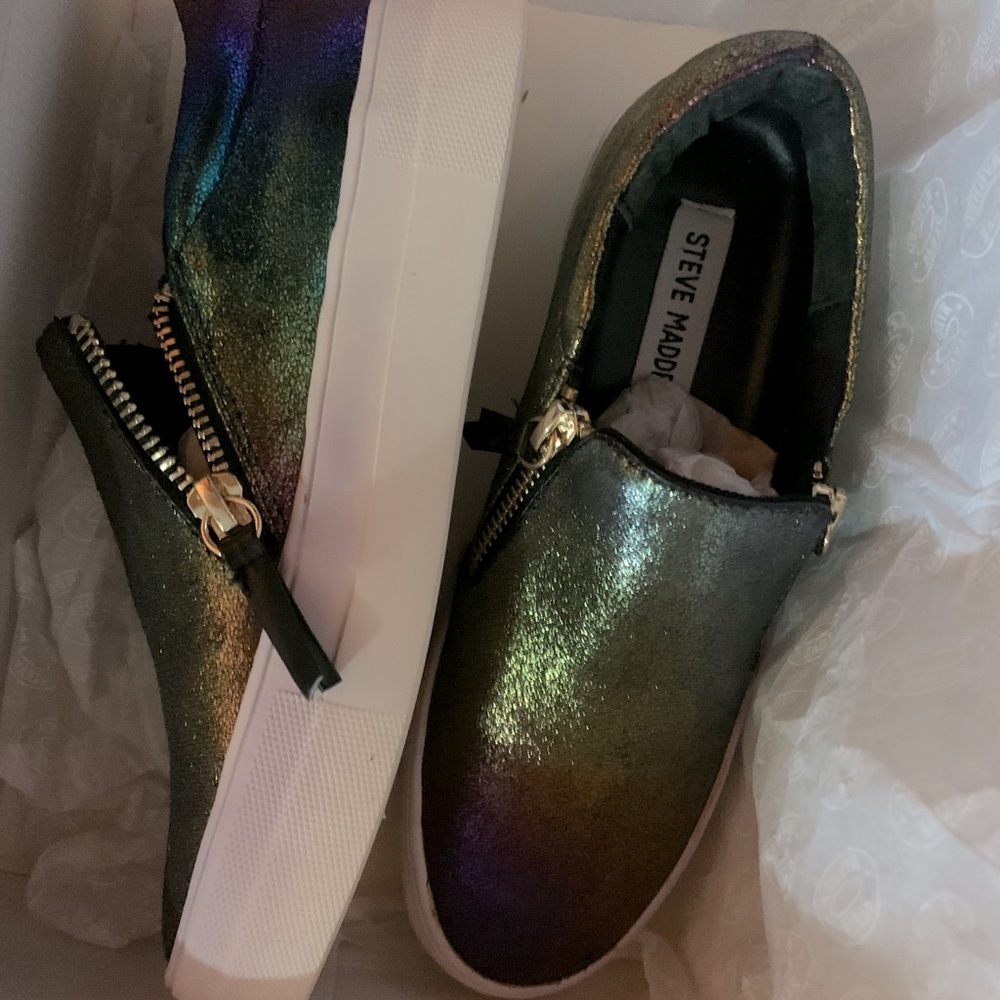 NIB STEVE MADDEN IRIDESCENT PLATFORM SHOES SIZE 6